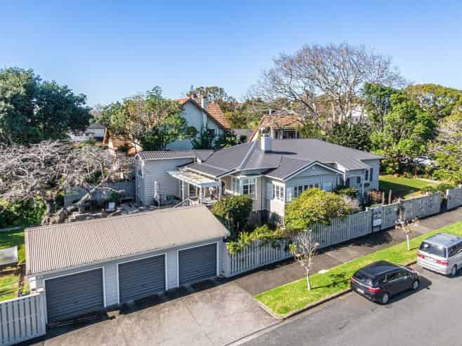 1A Burwood Crescent , Remuera