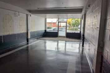 Suit a Laundromat  -  High Profile Retail Shop 