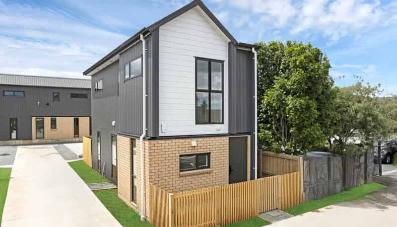 1/163 Russell Road, Manurewa