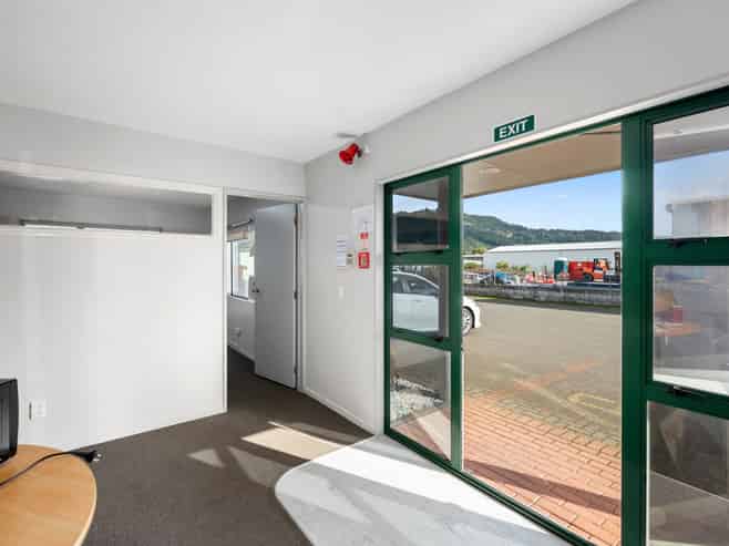 Modern Office/Workshop Package