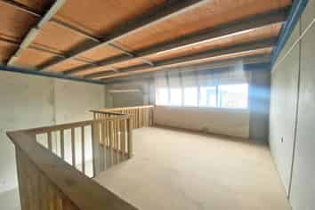 LAMBIE DRIVE INDUSTRIAL UNIT FOR LEASE
