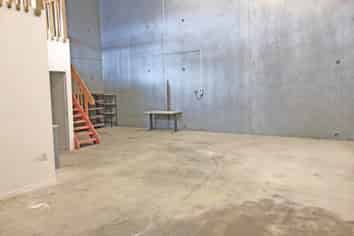 LAMBIE DRIVE INDUSTRIAL UNIT FOR LEASE
