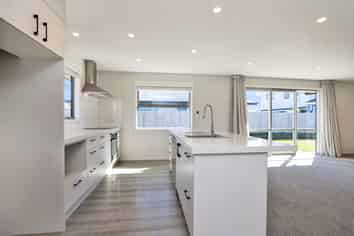 66 Kelvin Crescent, Allenton