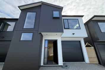 2/32 Corunna Road, Milford
