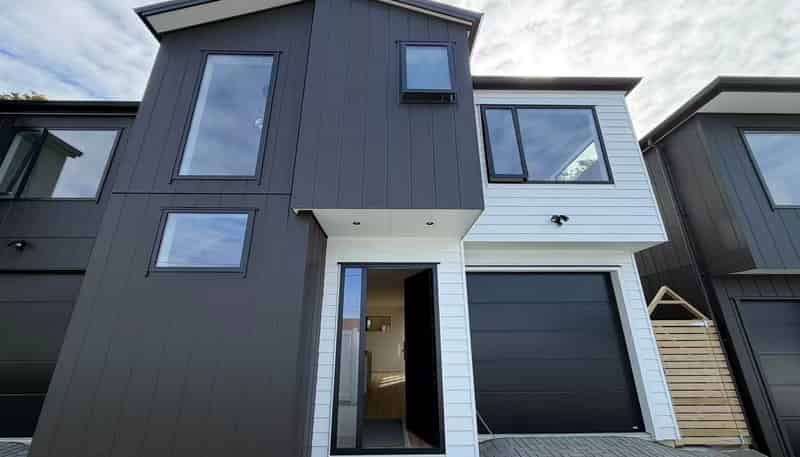 2/32 Corunna Road, Milford