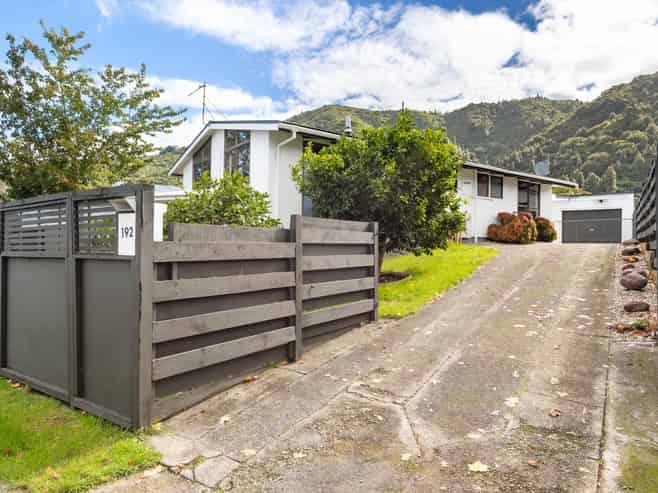 192 California Drive, Totara Park