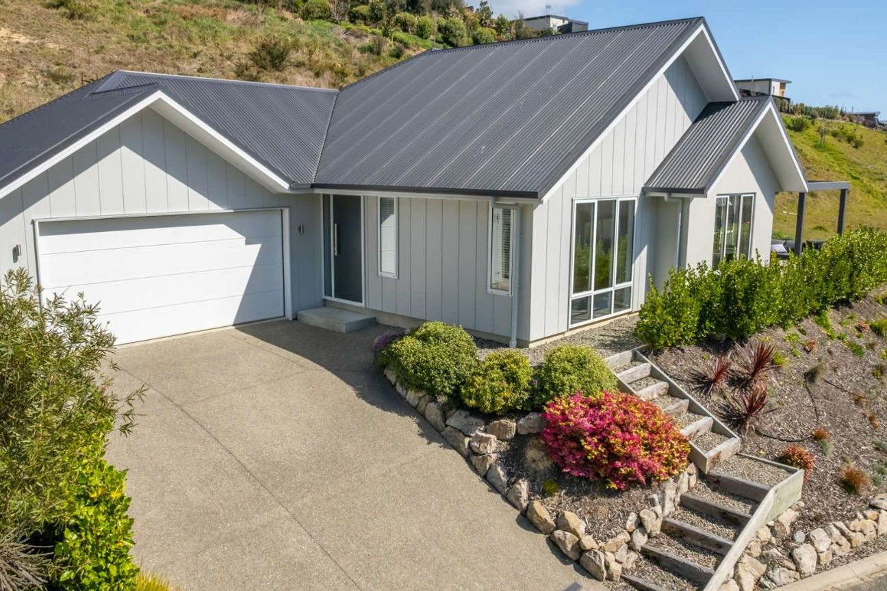 Low Maintenance Living with Elevated Views - Prikaz 2