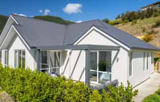 10E Village Lane, Stoke