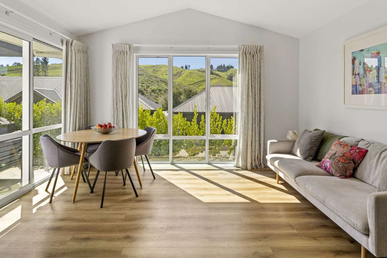 Low Maintenance Living with Elevated Views - Prikaz 6