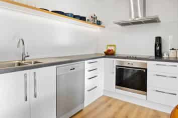 10E Village Lane, Stoke