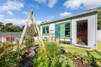 13 Forest Road, Raumati South