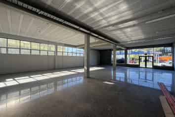 Premium Kingsland Showroom/Retail