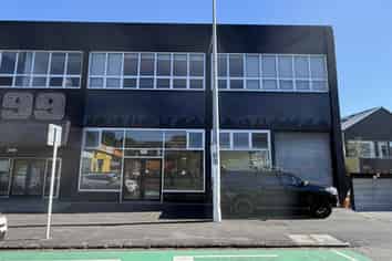 Premium Kingsland Showroom/Retail