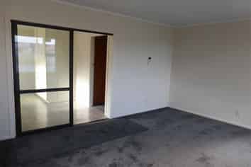 2/8 Stanmore Road, Linwood