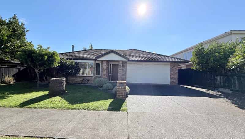 42 Salford Crescent, Flat Bush