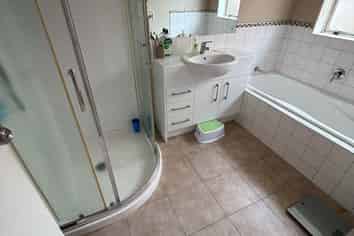 42 Salford Crescent, Flat Bush