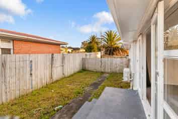 2/12A Middlemore Road, Otahuhu