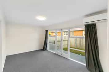 2/12A Middlemore Road, Otahuhu