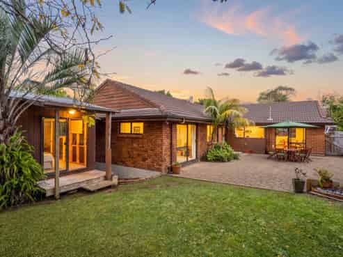 1 Crestview Place, Browns Bay