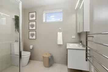 204/2 Torino Street, Point England