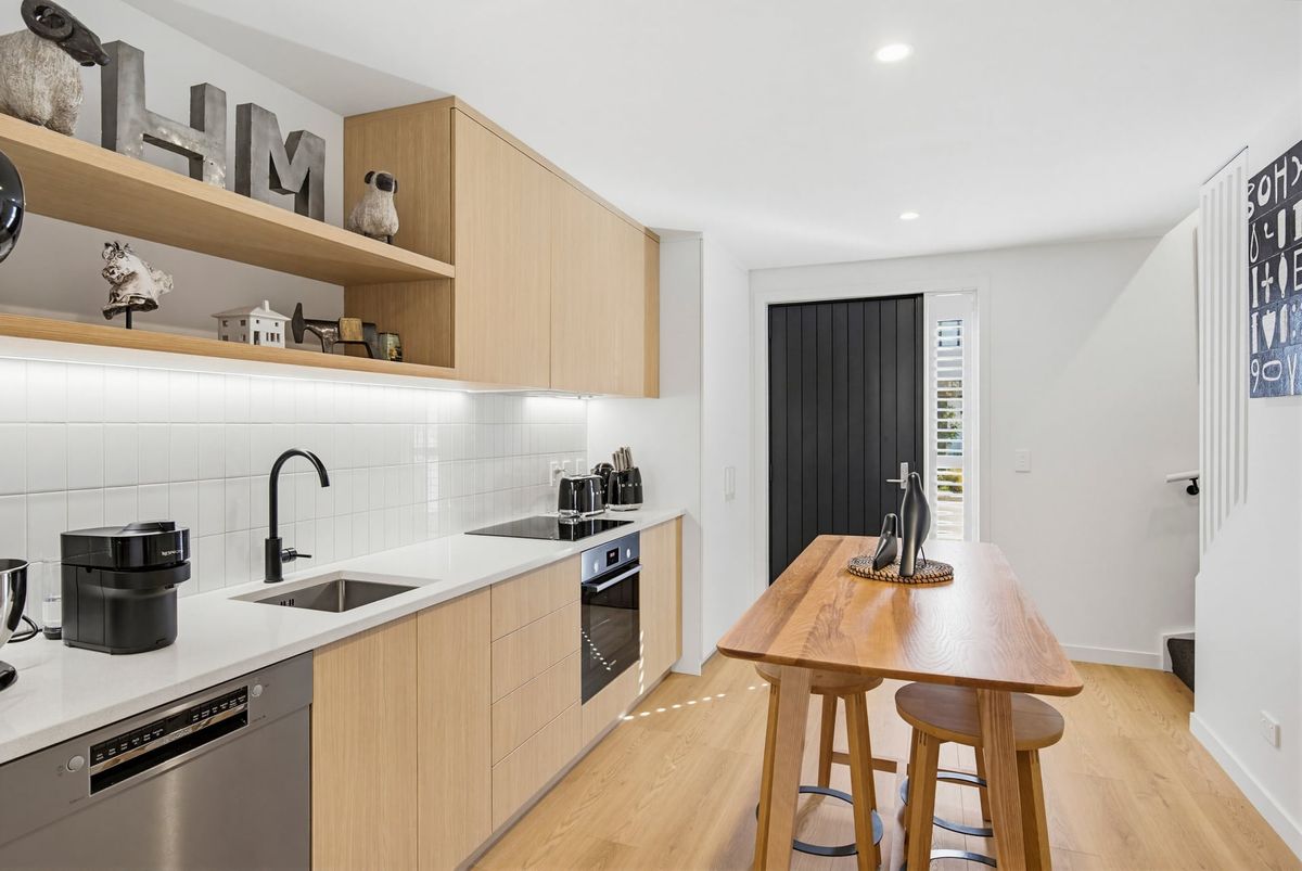 Stunning Townhouse - Minutes walk to Coastlands - Ansicht 2
