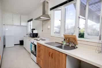 24 Thyra Street, Dannevirke