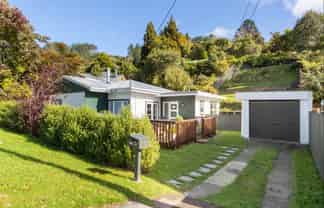 20 Jocelyn Crescent, Pinehaven