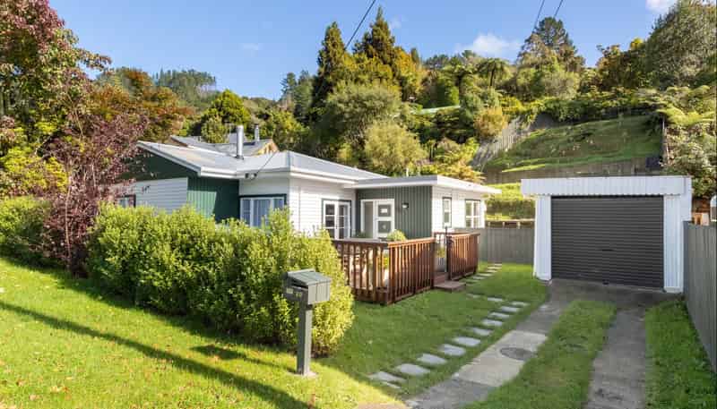 20 Jocelyn Crescent, Pinehaven