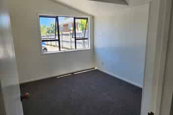 2/52 Taipari Road, Te Atatu Peninsula