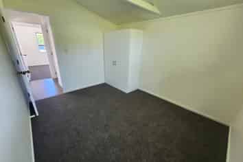 2/52 Taipari Road, Te Atatu Peninsula