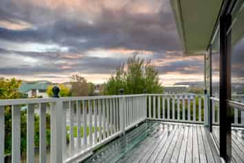 28 Stirling Place, Marchwiel