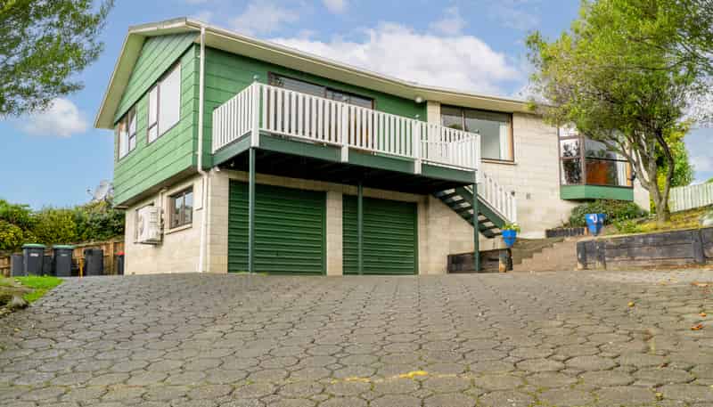 28 Stirling Place, Marchwiel