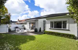 52 Codrington Crescent, Mission Bay