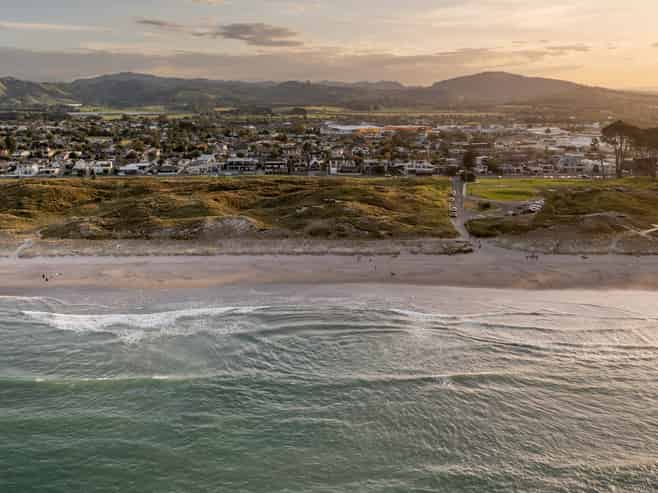 1126 Papamoa Beach Road, Papamoa