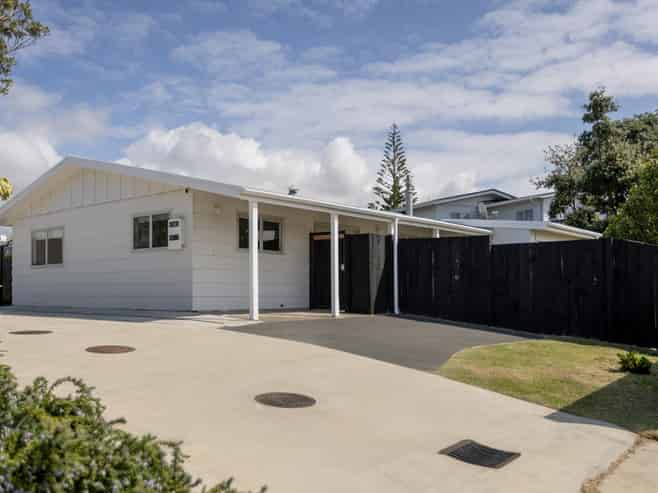 1126 Papamoa Beach Road, Papamoa