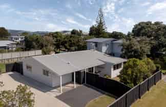 1126 Papamoa Beach Road, Papamoa