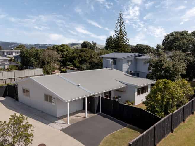 1126 Papamoa Beach Road, Papamoa