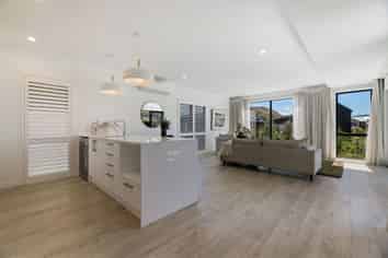 18  Chapman Way, Jacks Point