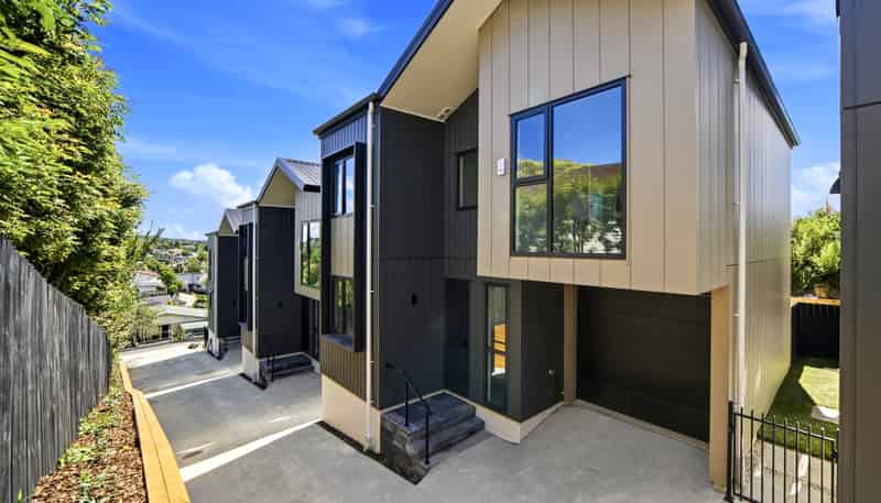 584B Beach Road, Rothesay Bay