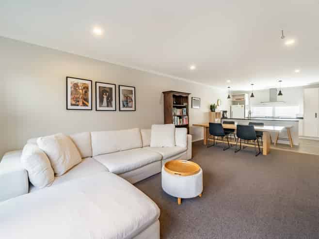 48 Pateke Drive, Porirua