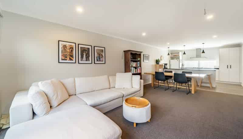 48 Pateke Drive, Porirua