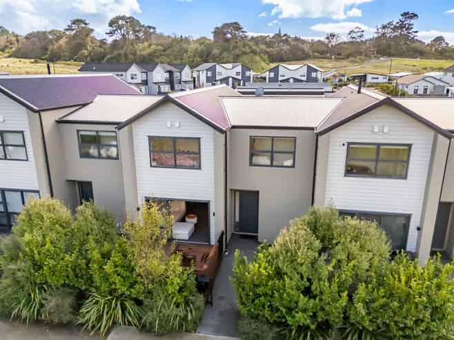 48 Pateke Drive, Porirua