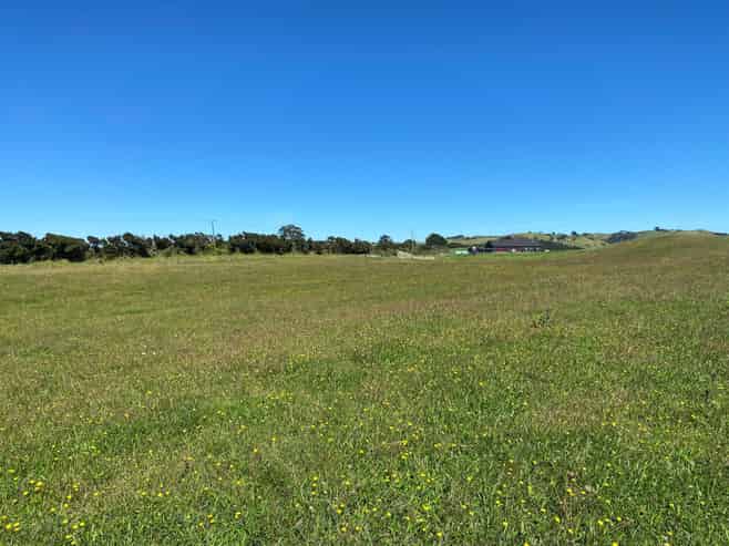 111 Hamlin Road, Pollok