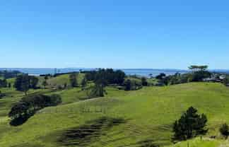 111 Hamlin Road, Pollok