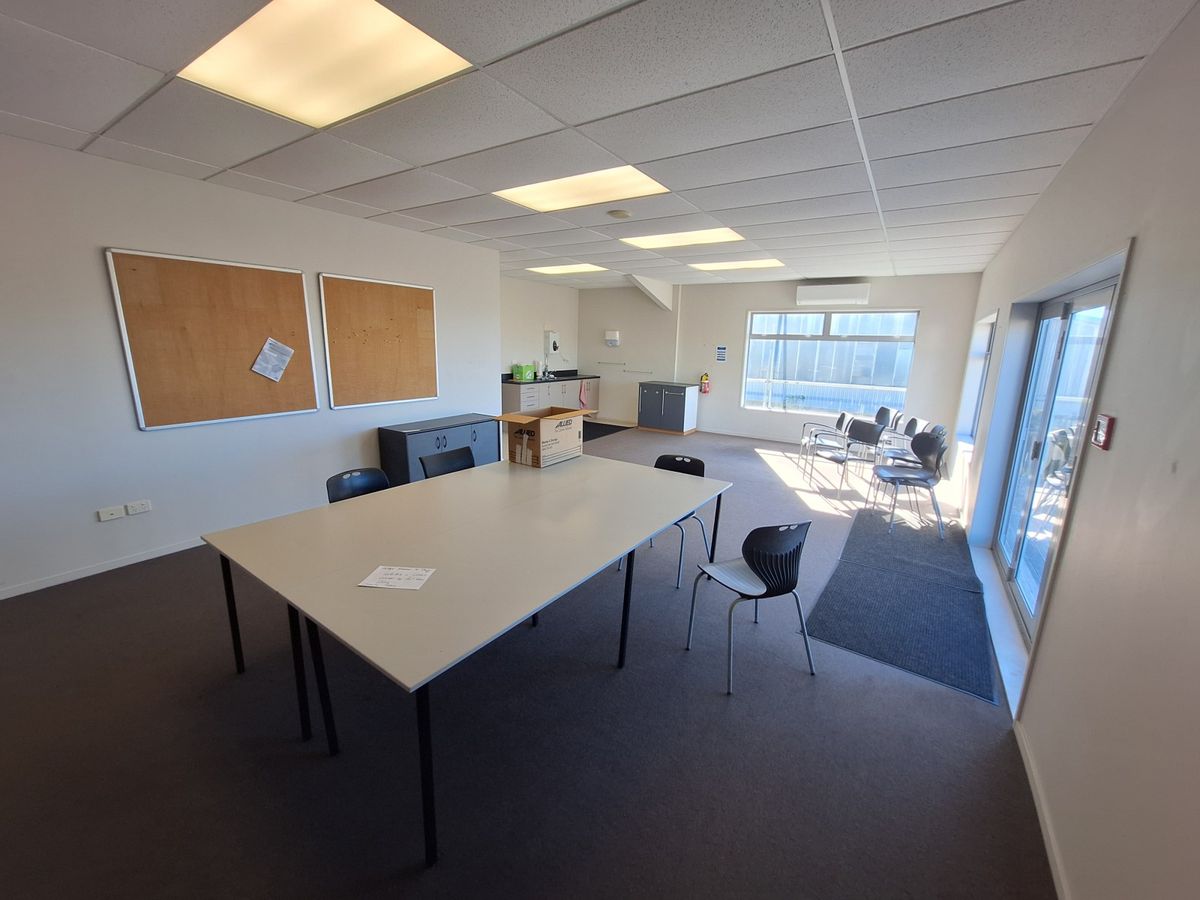 Office Space with Car Parks - Mehr