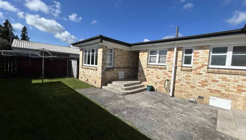 111 Cook Street, Hamilton East