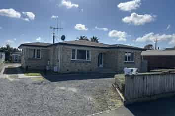 111 Cook Street, Hamilton East