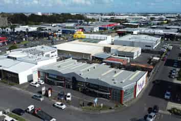 Spacious Lot in Prime Manukau Location 