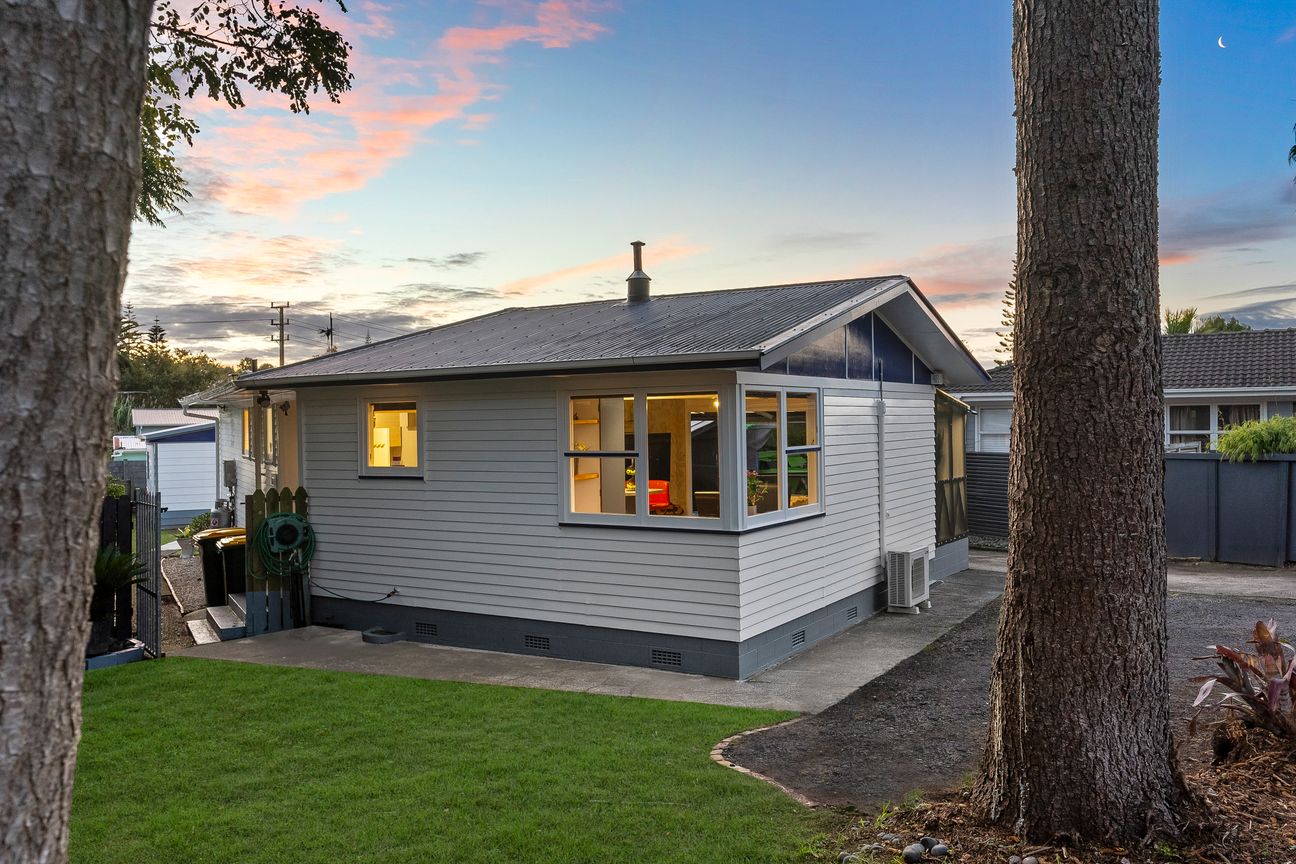 Space, Potential & Outdoor Living Done Right - Więcej