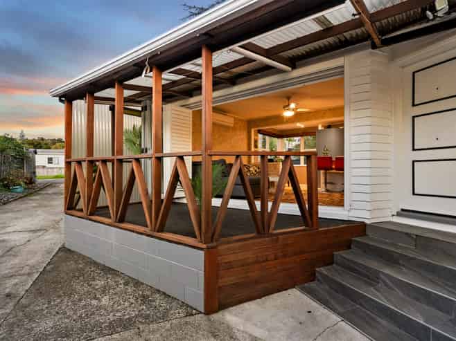 55 Captain Scott Road, Glen Eden